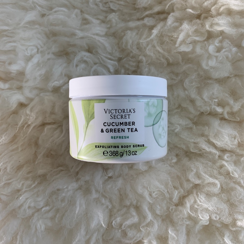 New Victoria’s Secret Cucumber & Green Tea Refresh Exfoliating Body Scrub